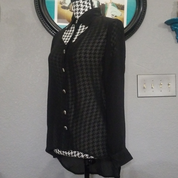 Sheer Skull Button Blouse - Picture 6 of 8